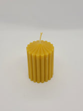 Lade das Bild in den Galerie-Viewer, Stumpenform Säule, aus 100% Bienenwachs