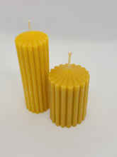 Lade das Bild in den Galerie-Viewer, Stumpenform Säule, aus 100% Bienenwachs