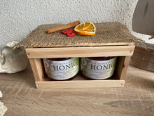 Lade das Bild in den Galerie-Viewer, Honig Geschenk Box mit 2*500g Honig nach Wahl