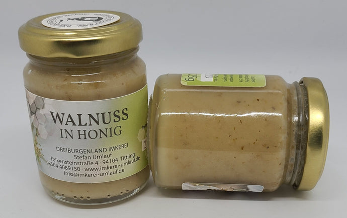 Walnuss in Honig
