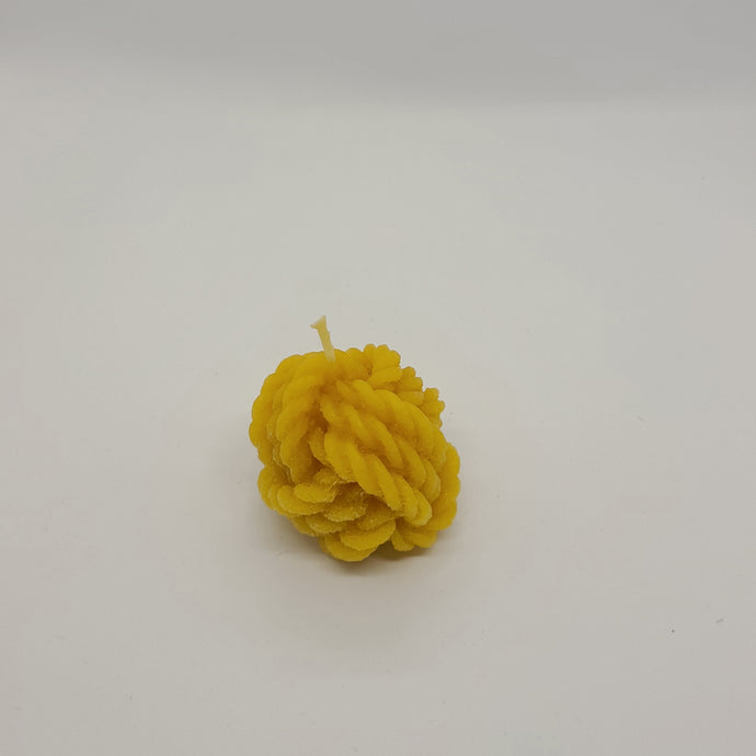 Wollknoll Kerze aus 100% Bienenwachs