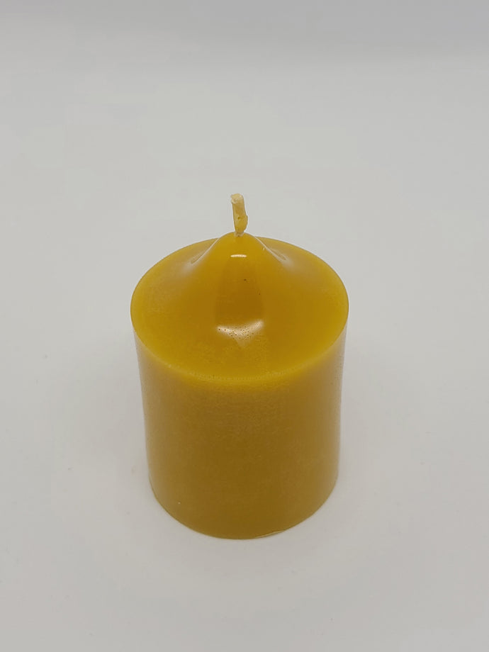 Stumpenform glatt/glänzend, Kerze aus 100% Bienenwachs