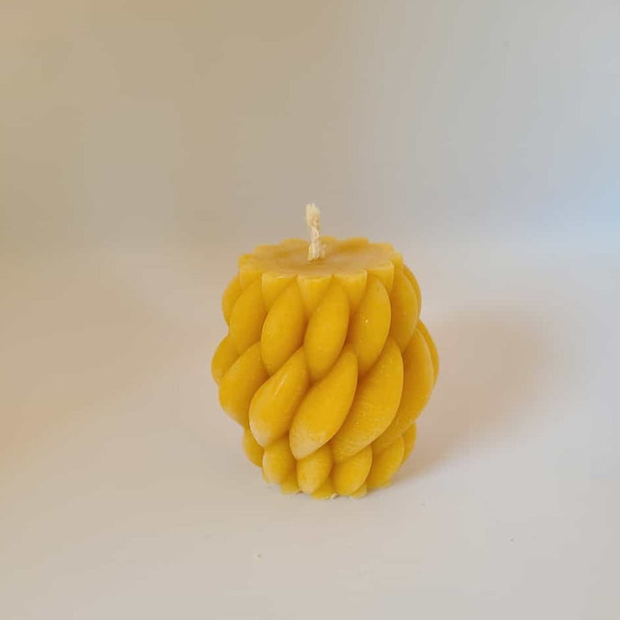 Bienenwachskerze spiralförmige Kegelform, aus 100% Bienenwachs